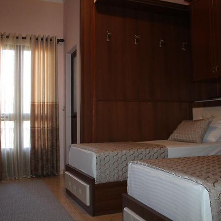 Hotel Hasmegaj Mahall' e Kryethuit Dış mekan fotoğraf