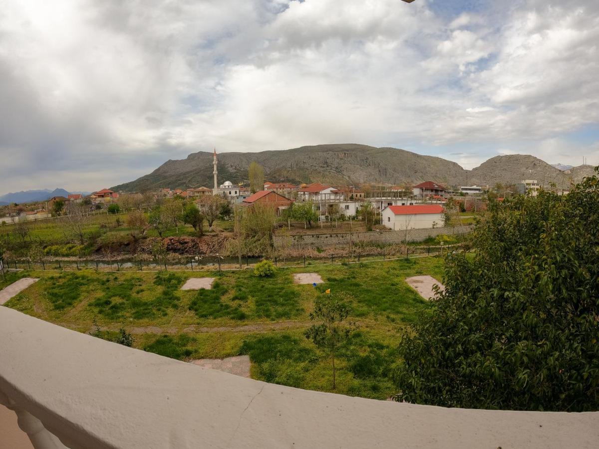 Hotel Hasmegaj Mahall' e Kryethuit Dış mekan fotoğraf