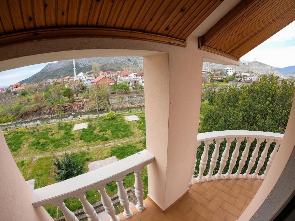 Hotel Hasmegaj Mahall' e Kryethuit Dış mekan fotoğraf