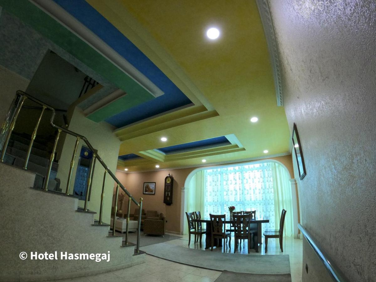 Hotel Hasmegaj Mahall' e Kryethuit Dış mekan fotoğraf