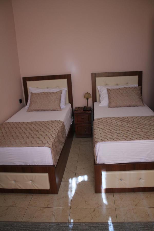 Hotel Hasmegaj Mahall' e Kryethuit Dış mekan fotoğraf