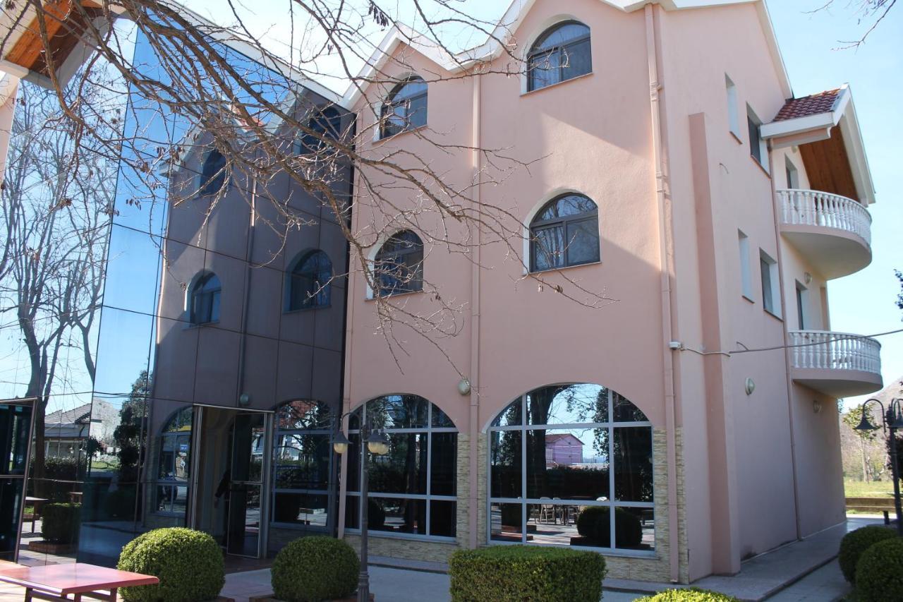 Hotel Hasmegaj Mahall' e Kryethuit Dış mekan fotoğraf