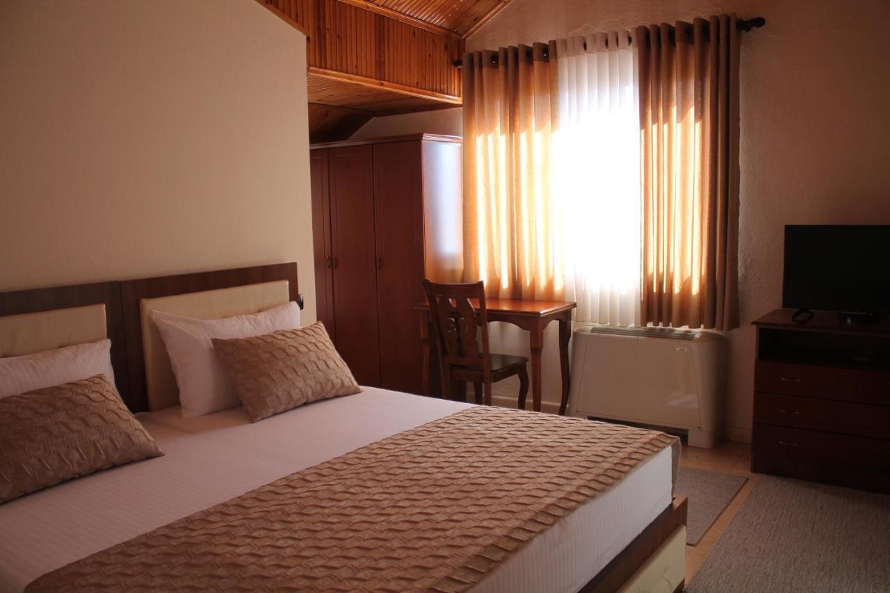 Hotel Hasmegaj Mahall' e Kryethuit Dış mekan fotoğraf