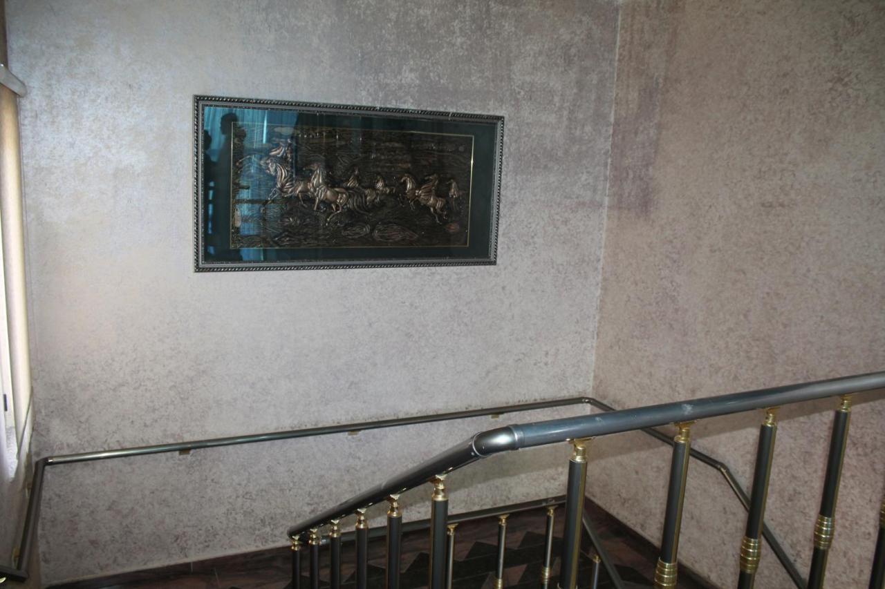 Hotel Hasmegaj Mahall' e Kryethuit Dış mekan fotoğraf