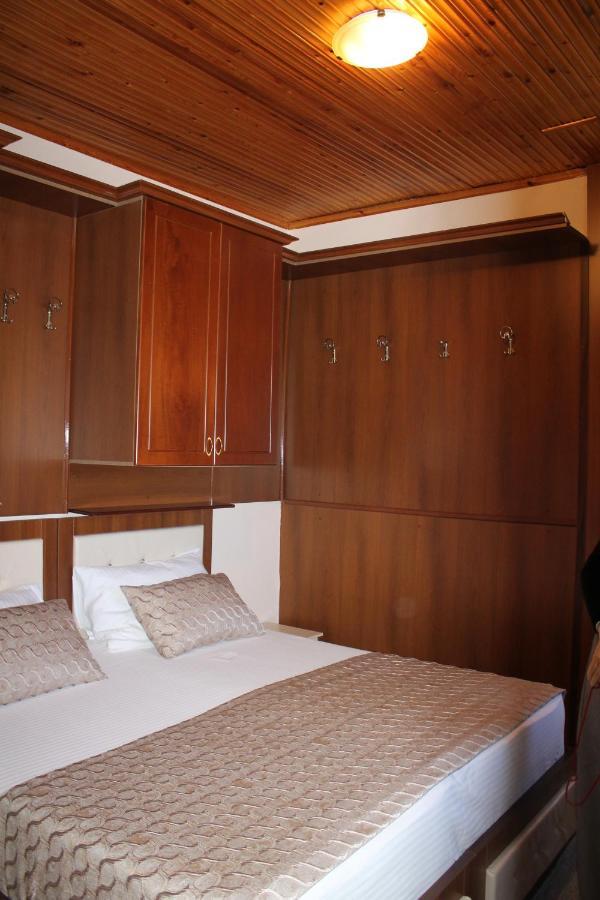 Hotel Hasmegaj Mahall' e Kryethuit Dış mekan fotoğraf